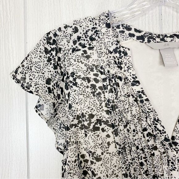 H&M | Black & White Patterned Mini Dress Size XS - Picture 5 of 15